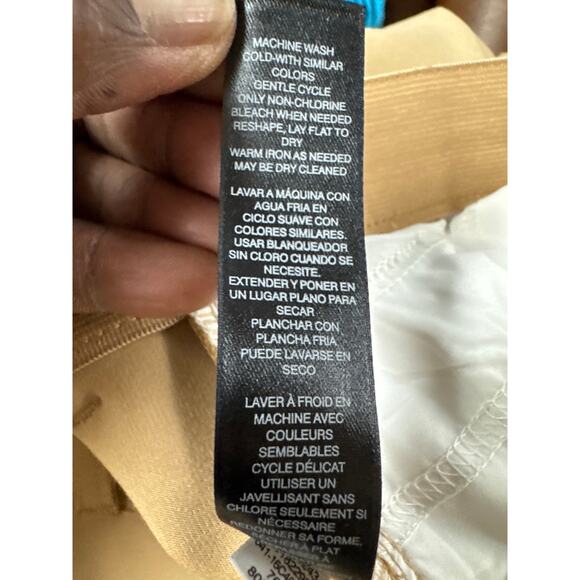 Chico's So Slimming Tan Zipper Button Closure Pants Size 14/2.5 Large - Picture 7 of 7